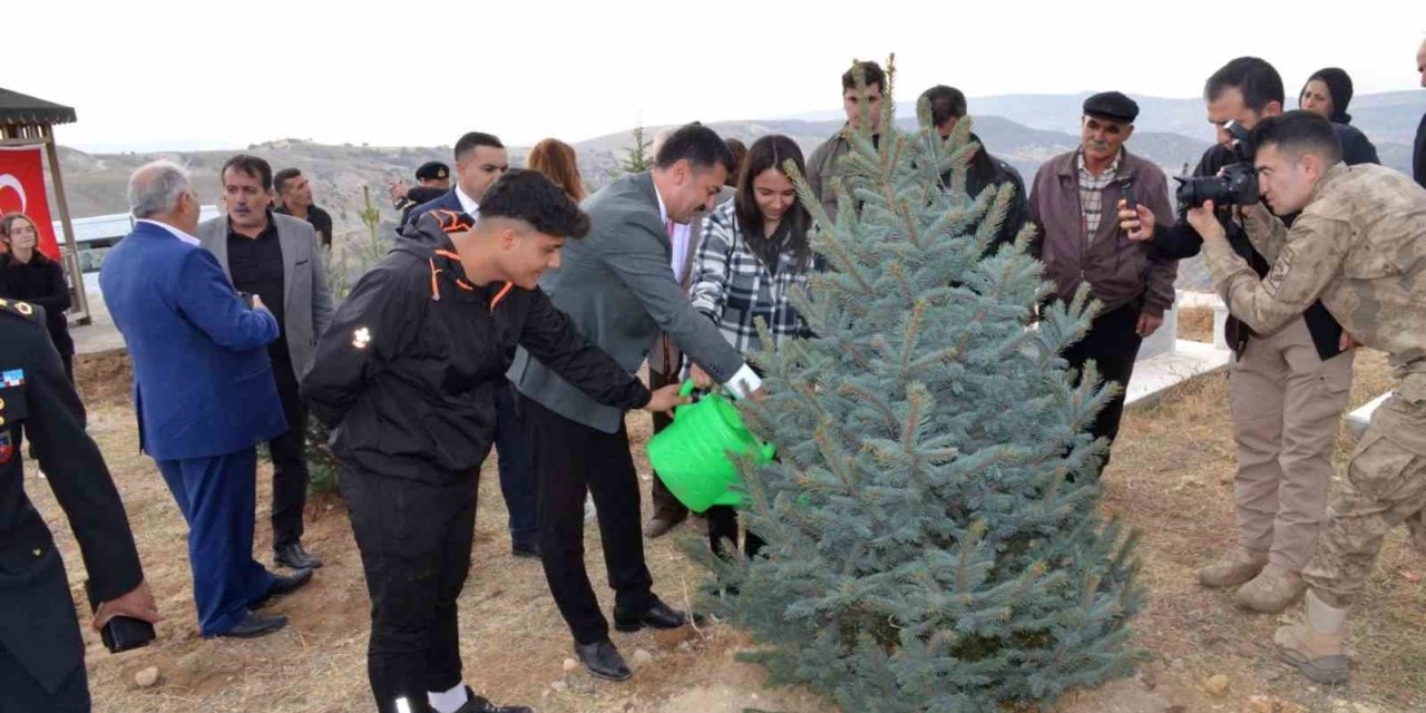 Meclisin ilk dönem milletvekili Diyap Ağa kabri başında anıldı