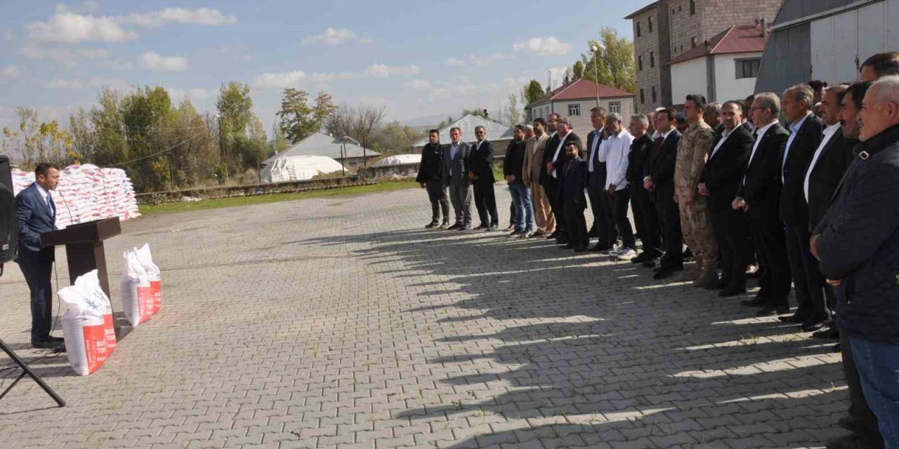 Bulanık’taki çiftçilere 120 ton buğday tohumu desteği