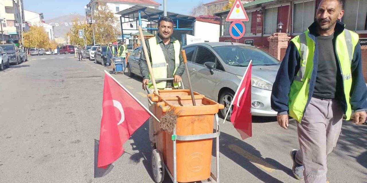 Ardahan’da Cumhuriyetin 100.yılı coşkuyla kutlandı