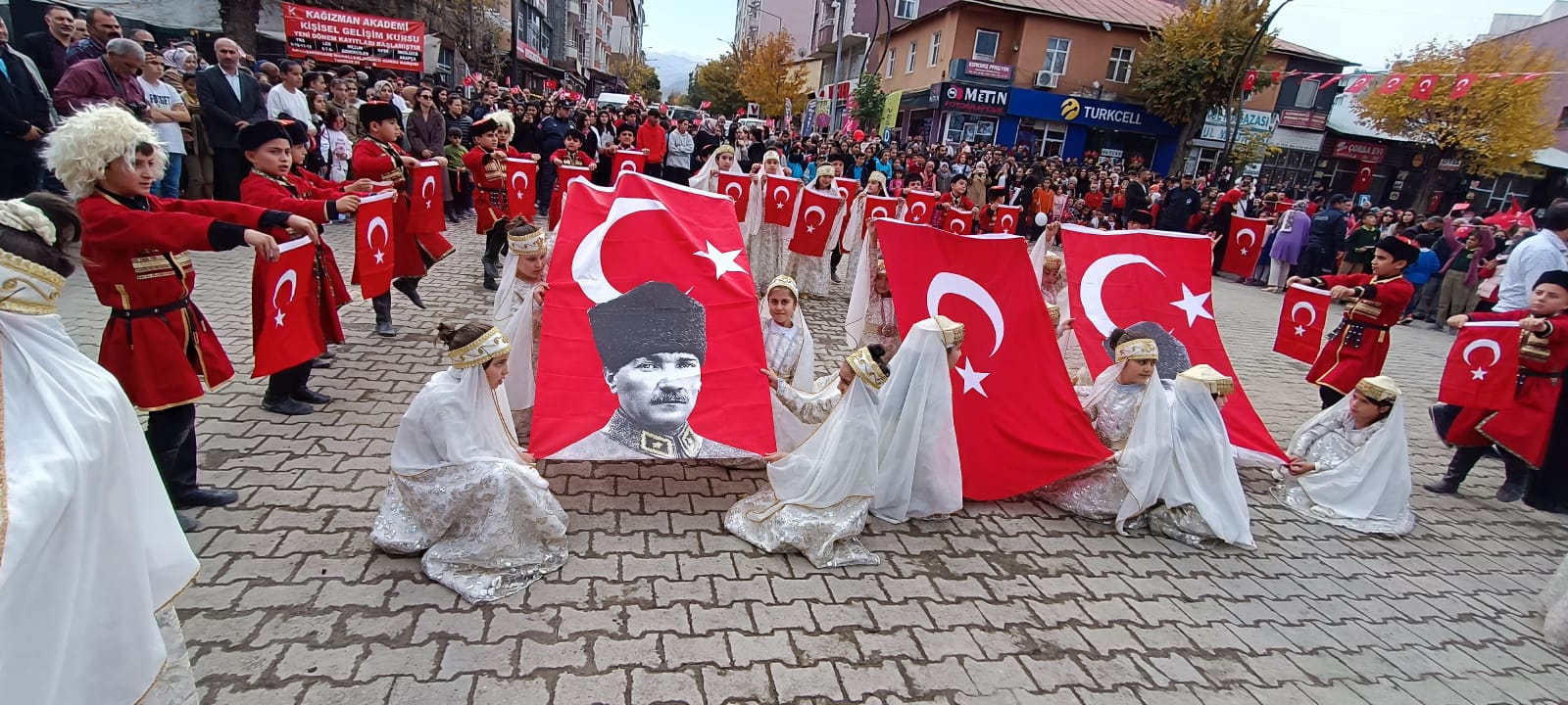 Kağızman’da Cumhuriyetin 100 yılı coşkusu kutlandı