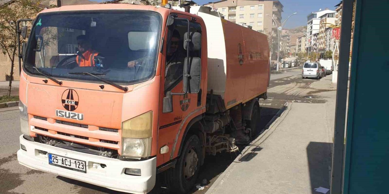 Hakkari Belediyesinden temizlik atağı