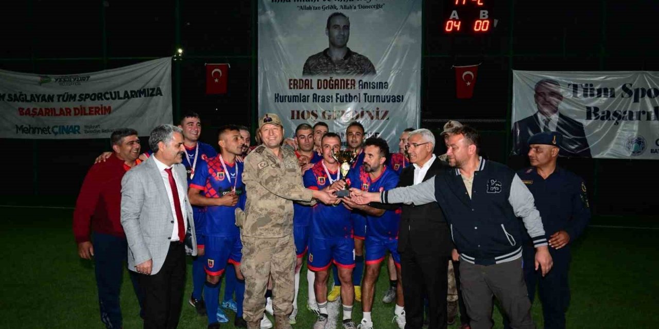 Erdal Doğaner Futbol Turnuvası’nda Şampiyon İl Jandarma oldu