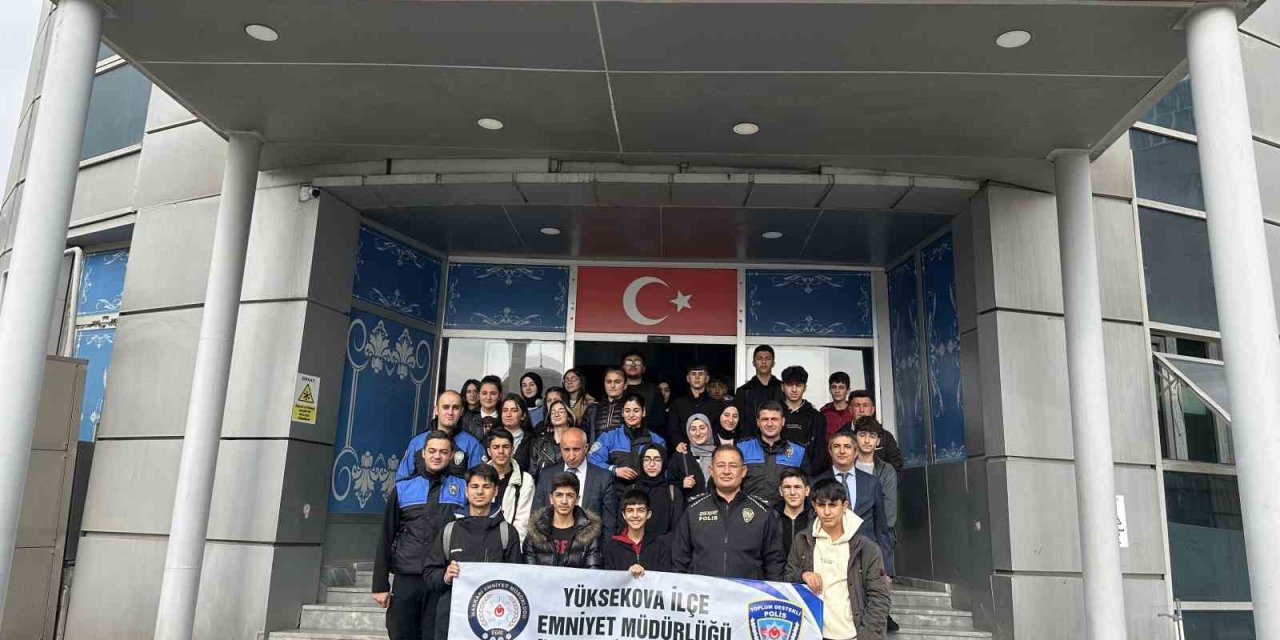 Yüksekovalı 40 öğrenci Ankara gezisine gönderildi