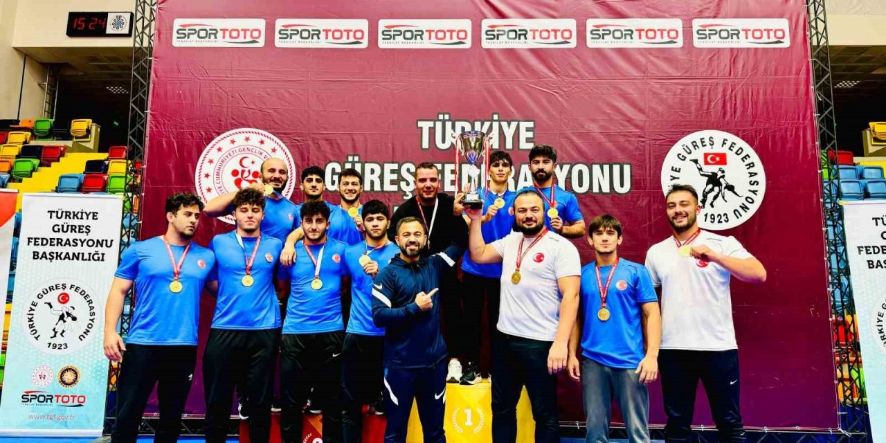 Üzümlü Belediyespor güreş takımı 1. lige yükseldi