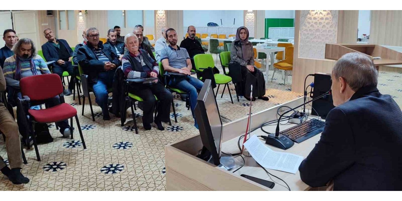 Prof. Dr. Törenek: “Sezai Karakoç bir çeşit mesnevi yazarıdır”