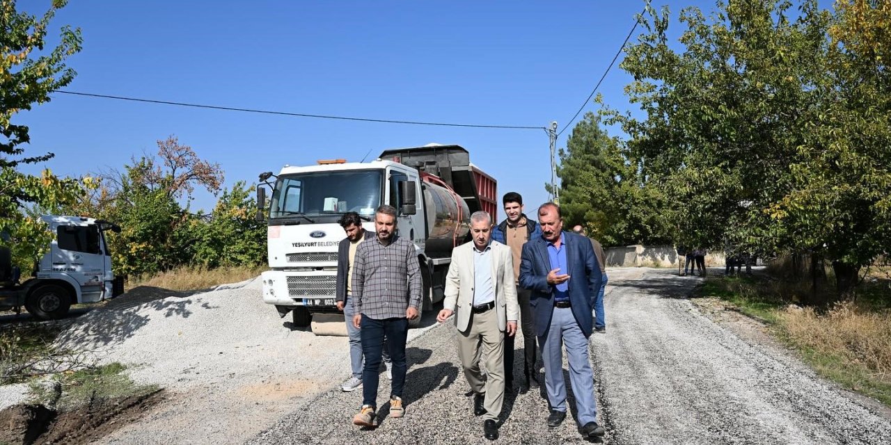 Yeşilyurt’ta yollar daha konforlu hala getiriliyor