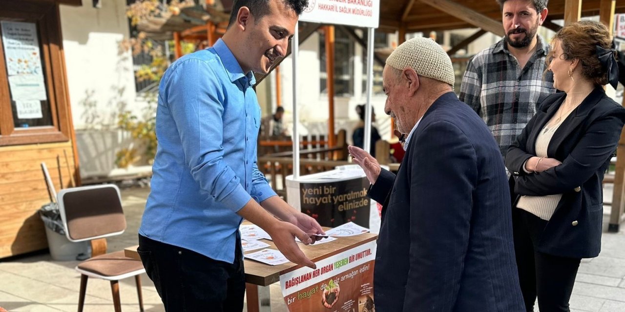 Hakkari’de organ bağışı bilgilendirme standı kuruldu