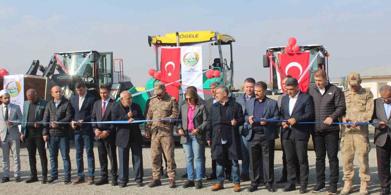 Iğdır il özel idaresine 44 milyonluk iş makinesi alındı