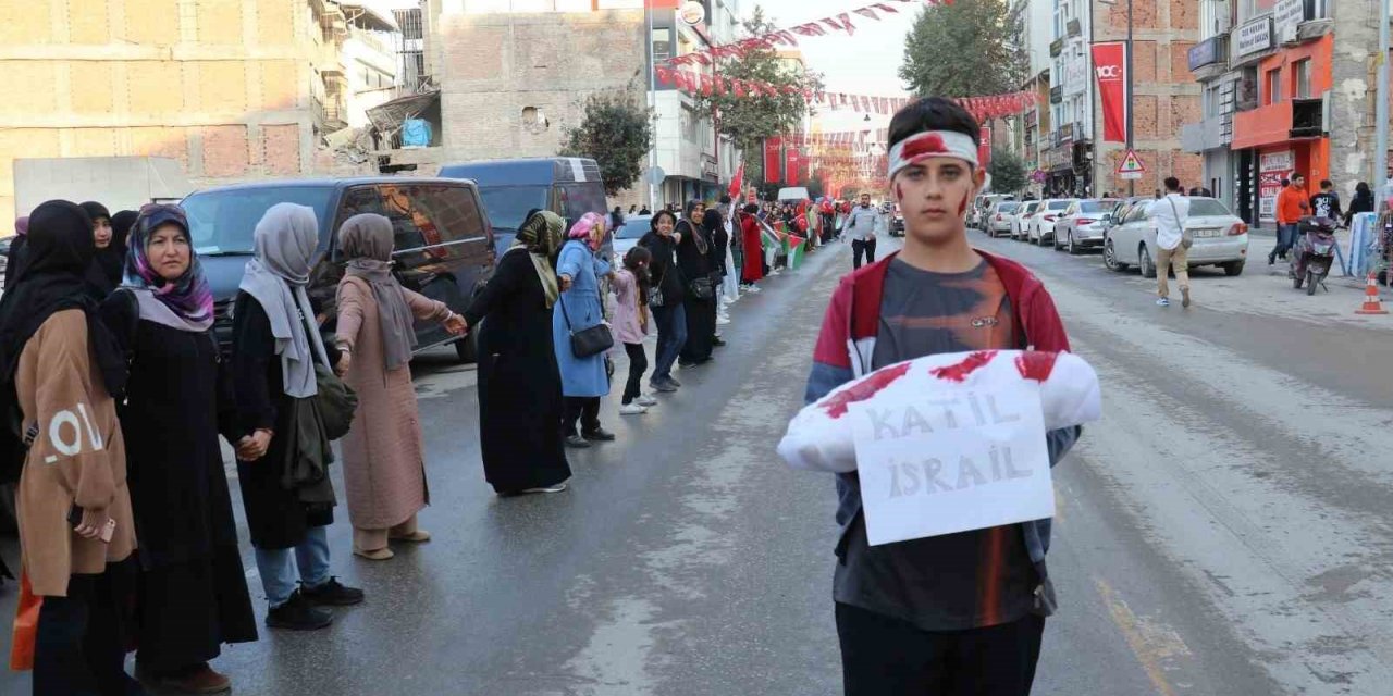 Malatya’da Gazze zinciri yürüyüşü