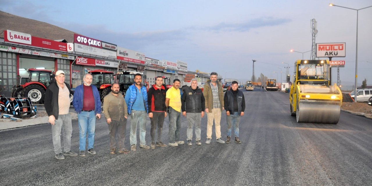 Pasinler Sanayi esnafından asfalt teşekkürü