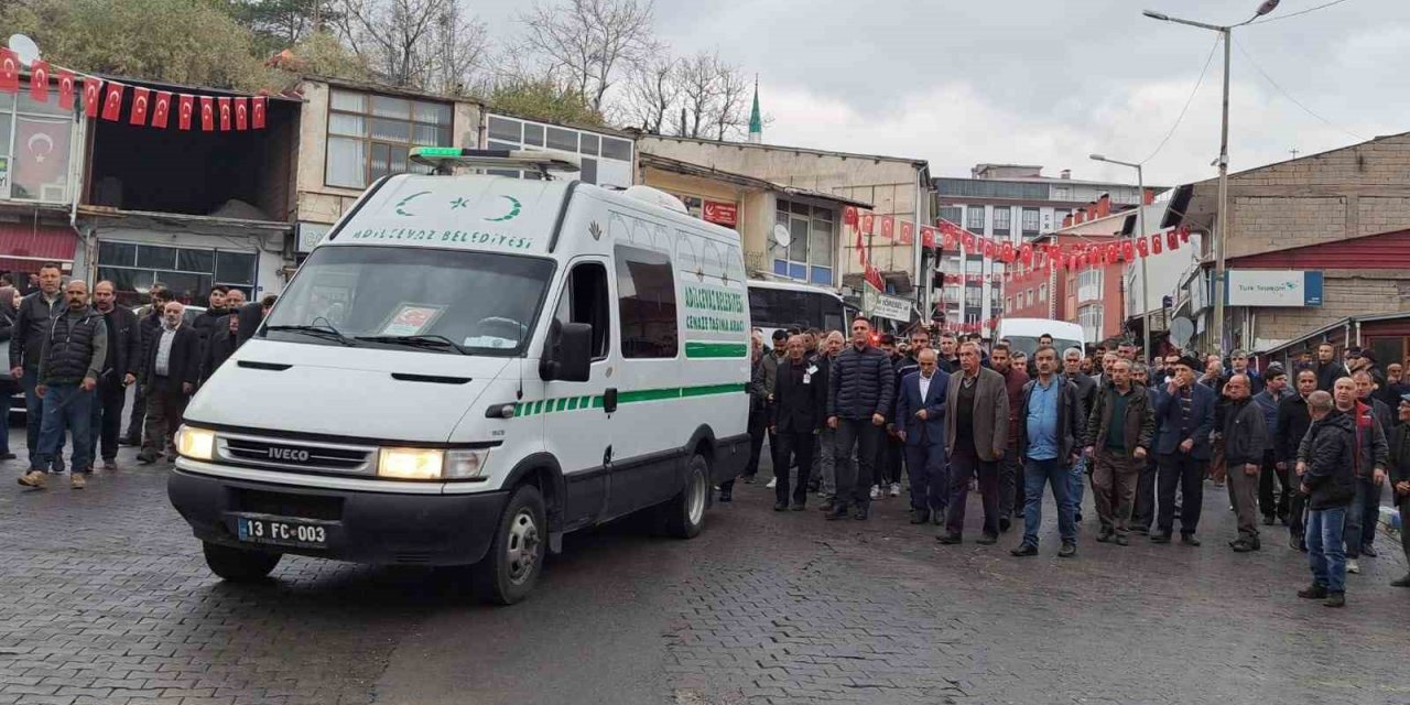 Şehit polis memuru son yolculuğuna uğurlandı