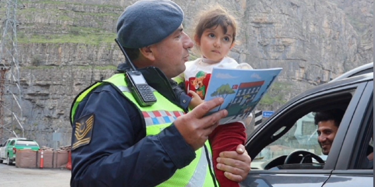 Hakkari’de jandarma ekiplerinden genel trafik denetimi