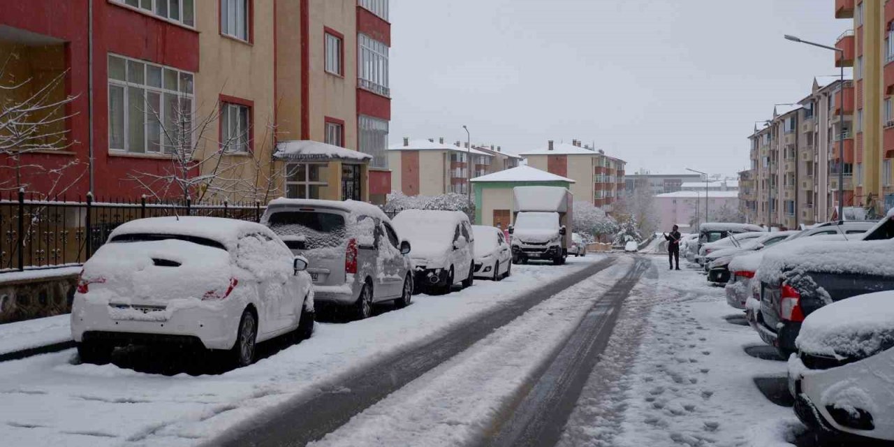 Polisten kış aylarında güvenli sürüş uyarısı