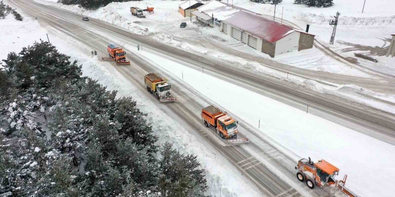 Erzincan’da kardan 48 köy yolu ulaşıma kapandı