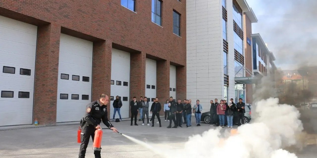 Polislere, “Afet Farkındalık, Yangın ve Tahliye Tatbikatı Eğitimi” verildi