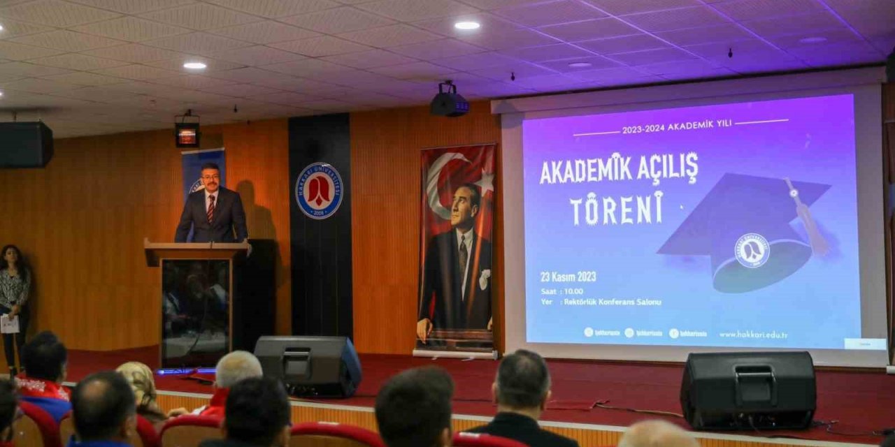 Vali Ali Çelik, üniversitenin akademik açılışına katıldı