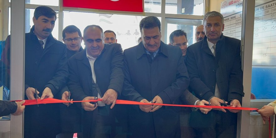 Kars Halitpaşa İlkokulu, Filistin'e yardım amacıyla kermes düzenledi