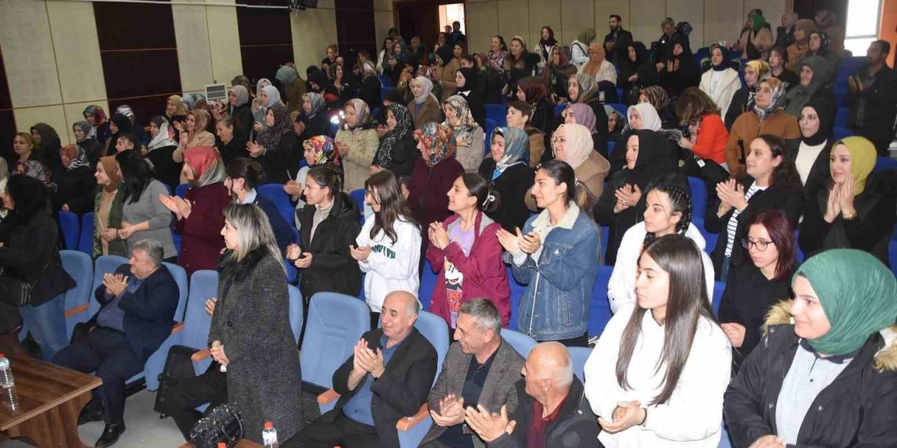 Bitlis’te ‘Nemrut’un Eteğinde Bitlisli Kadınlarla Buluşuyoruz’ etkinliği düzenlendi