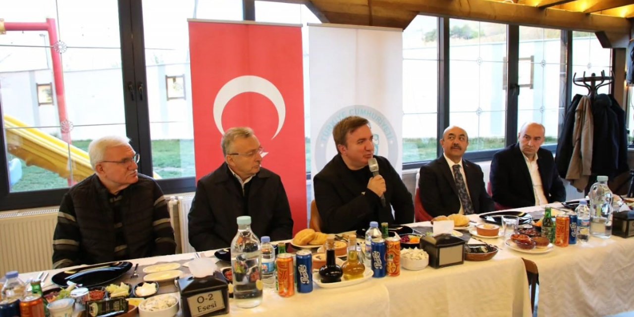 Vali Aydoğdu, EBYÜ Senatosu ile bir araya geldi