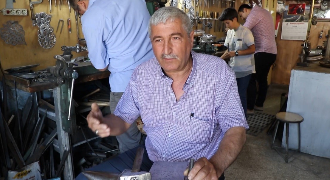 Kemaliye’nin son kapı tokmak ustası hayatını kaybetti