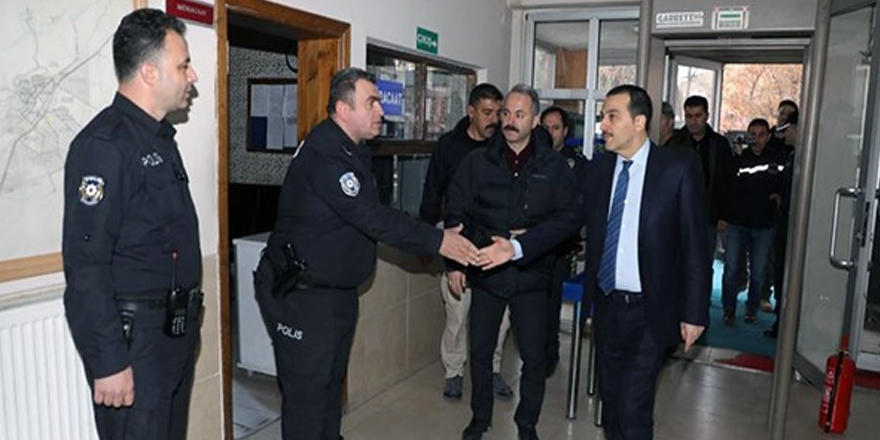 Vali Türker Öksüz, Kazımpaşa Polis Merkezi'ni ziyaret etti