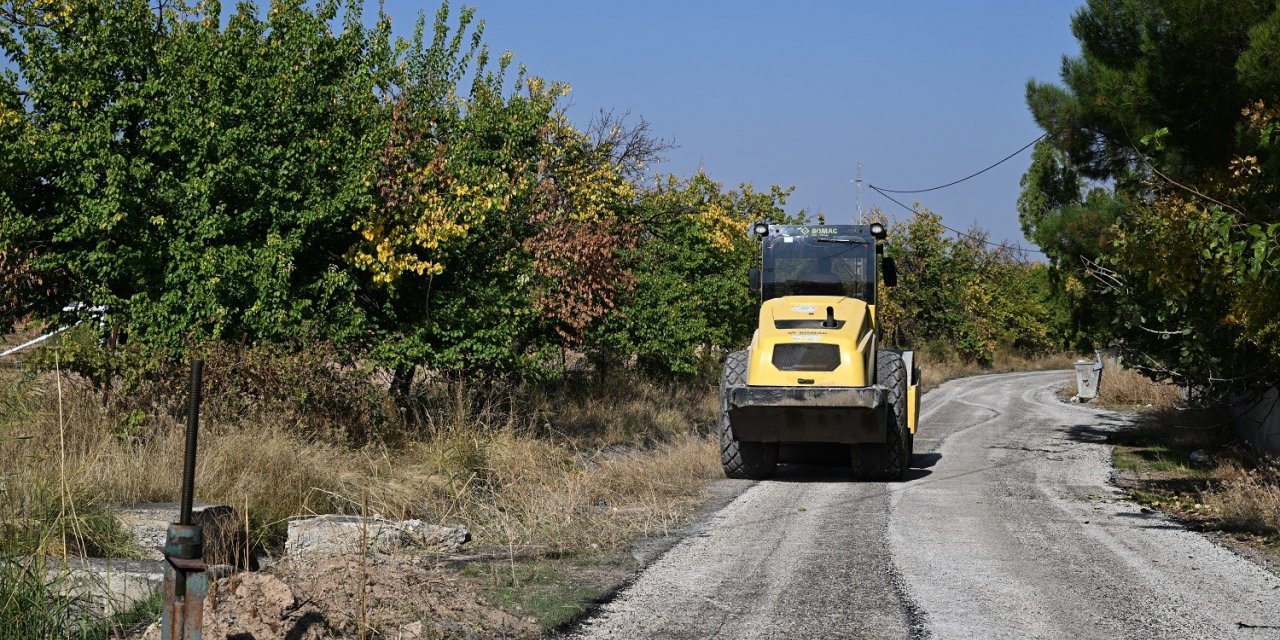 Yeşilyurt’ta yollar yenileniyor