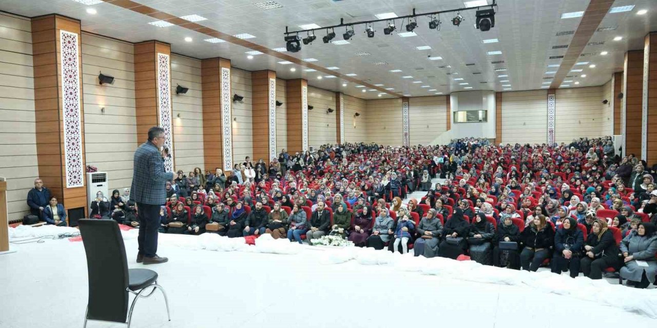 "Aile İçi İletişim” söyleşisi gerçekleştirildi