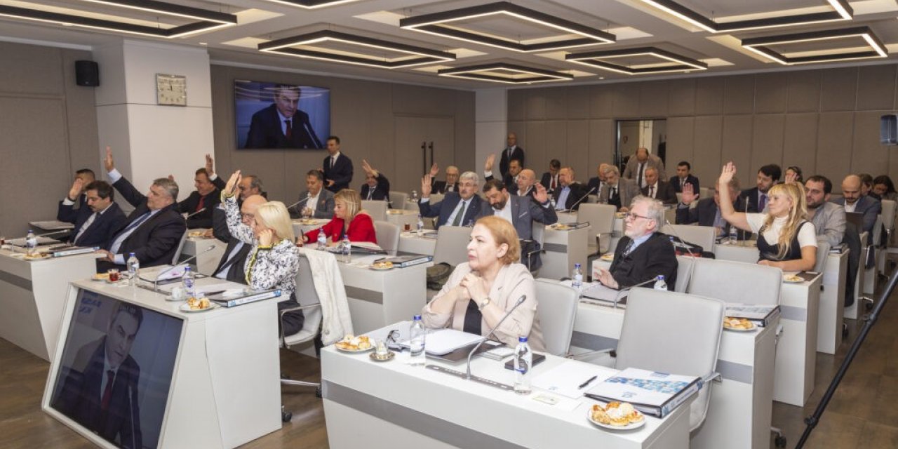 Erkılınç: “Yanlış yollara tevessül edenler kendilerini kandırıyor”