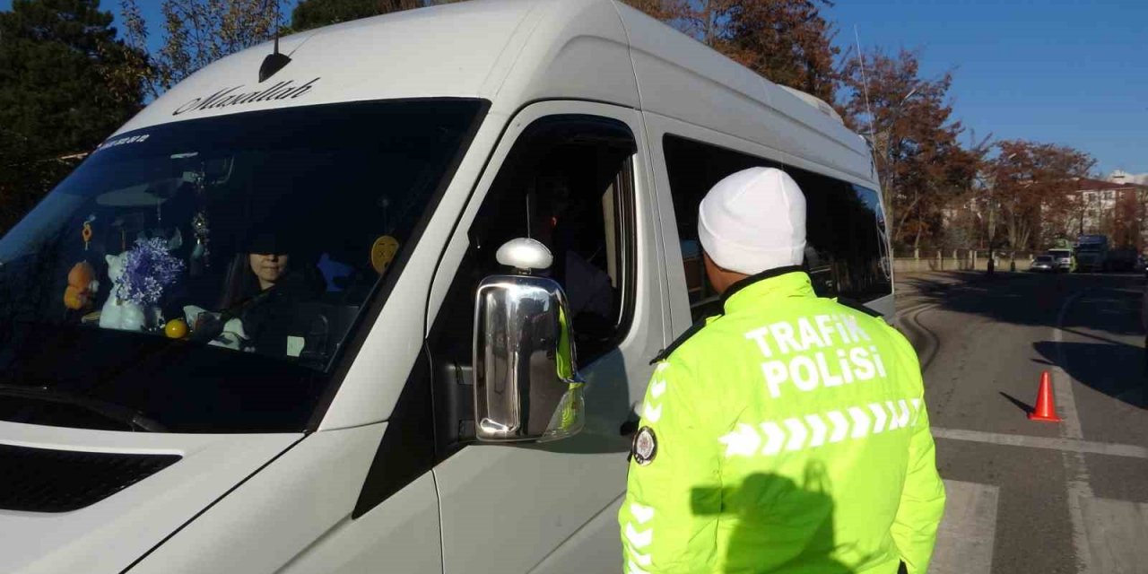 Tatvan’da zorunlu kış lastiği denetimi yapıldı
