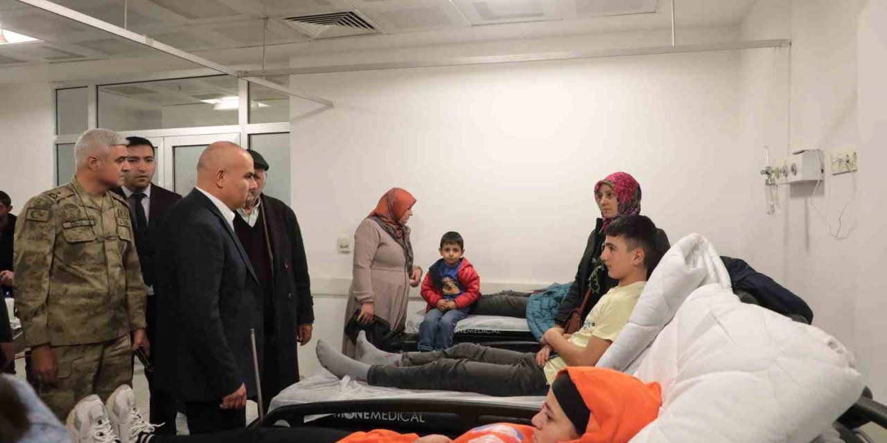 Ağrı’da öğrenci servisi kaza yaptı; 2’si ağır 21 yaralı