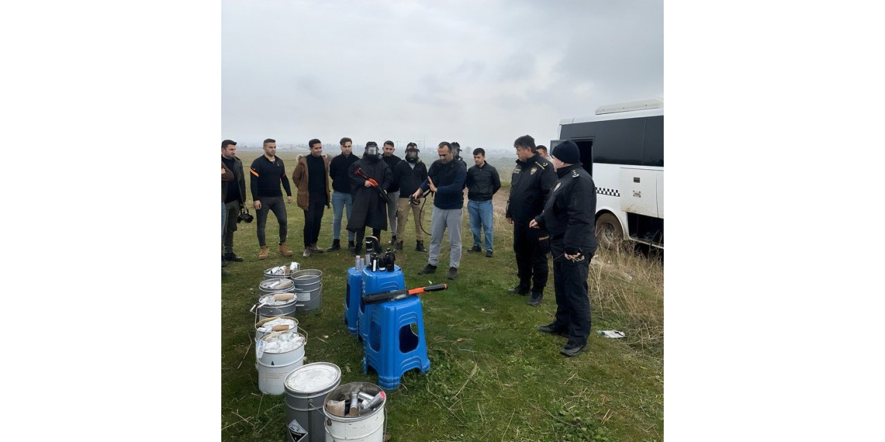 Muş’ta göz yaşartıcı gazlar ve gaz maskelerinin kullanım kursu verildi