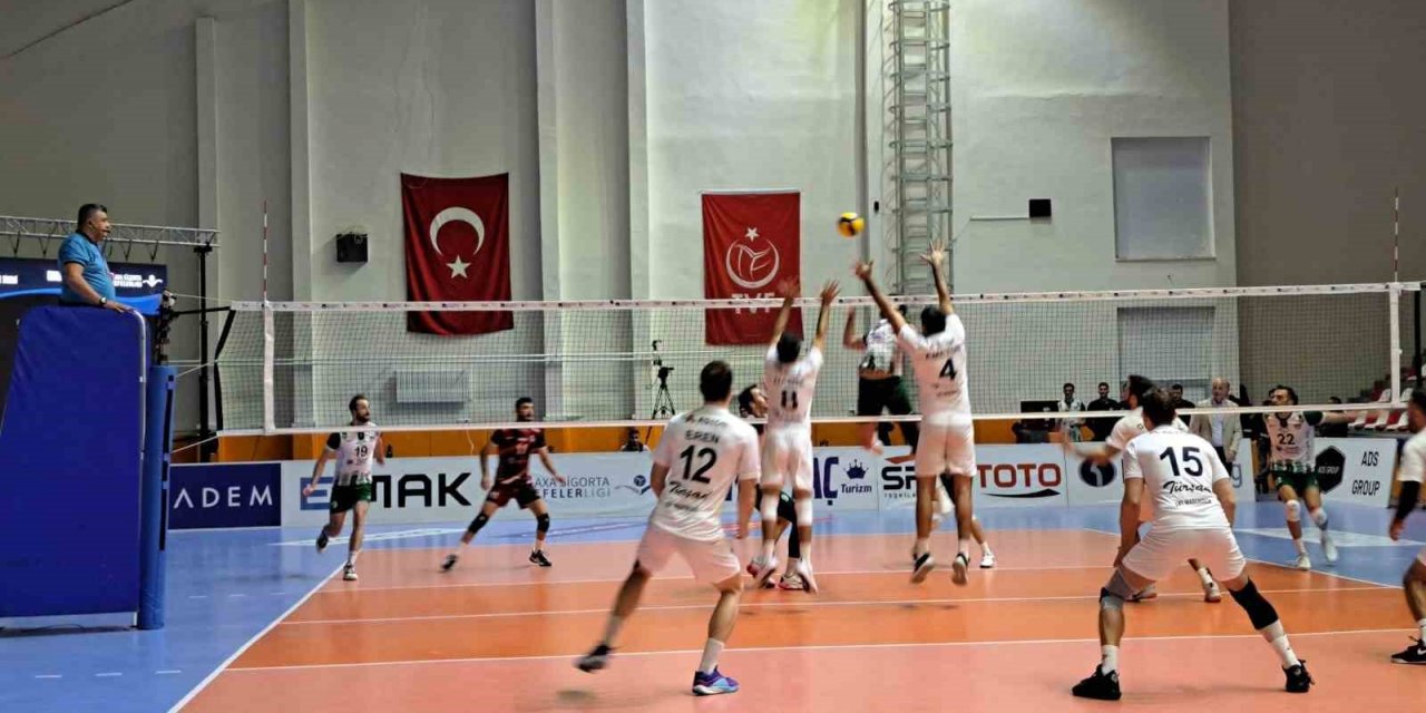 AXA Sigorta Efeler Ligi: TÜRŞAD: 3 - Akkuş Belediyespor: 1