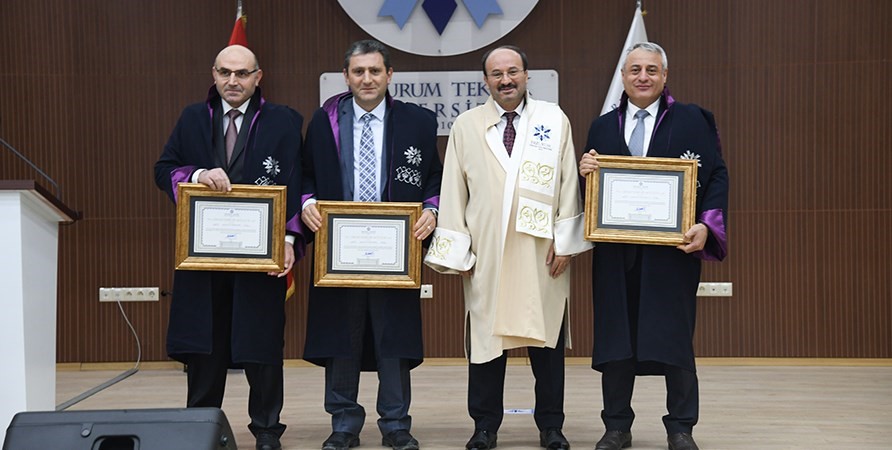 ETÜ’de akademik giysi ve ödül töreni heyecanı yaşandı