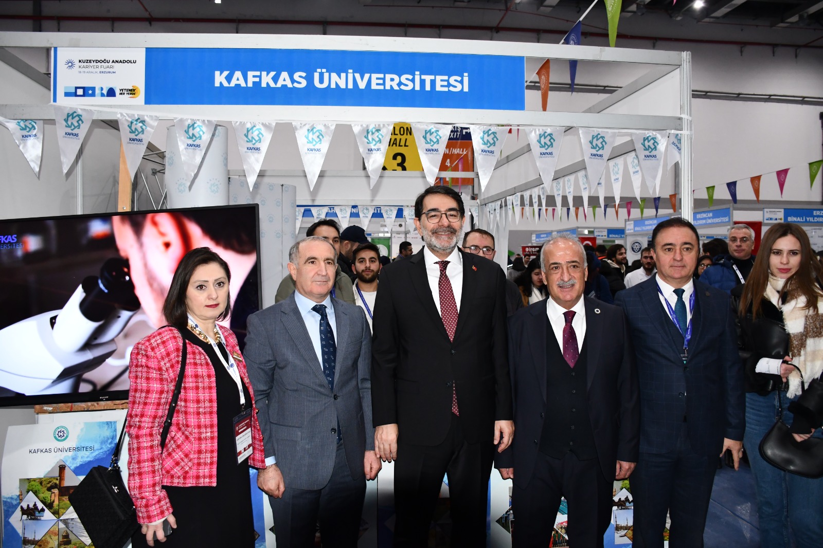 Kuzeydoğu Anadolu Kariyer Fuarı’nda Kafkas Üniversitesi Rüzgarı