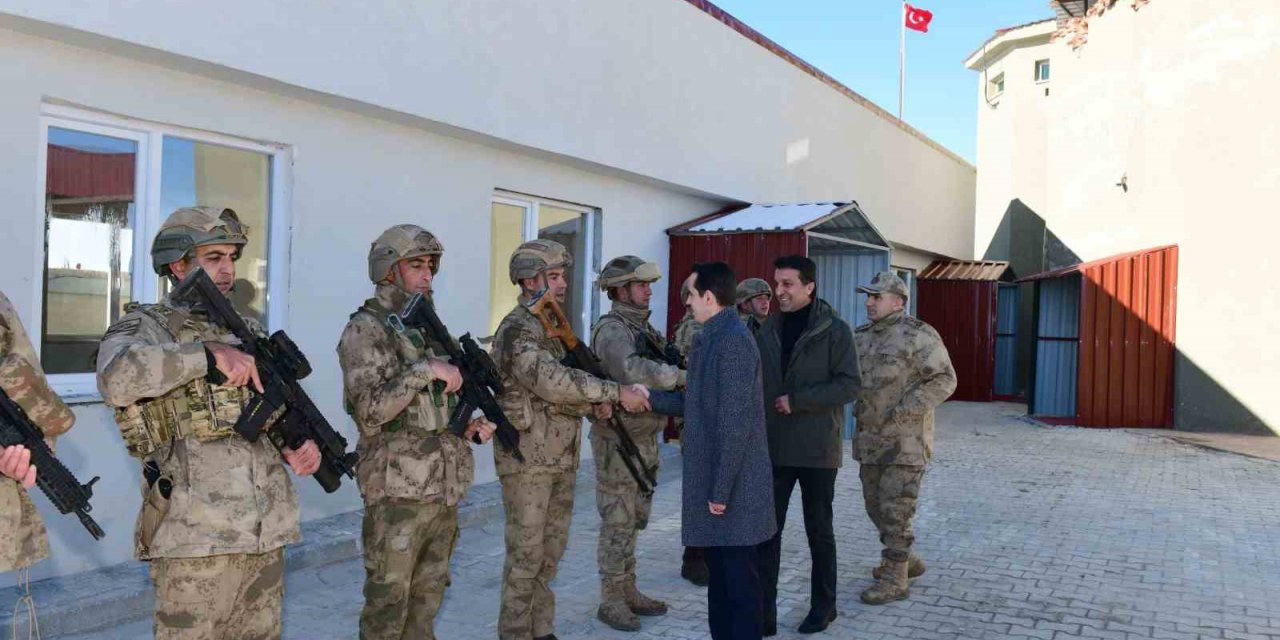 Kaymakam Sakarya ve Başkan Şeylan’dan askeri üs bölgesine ziyaret