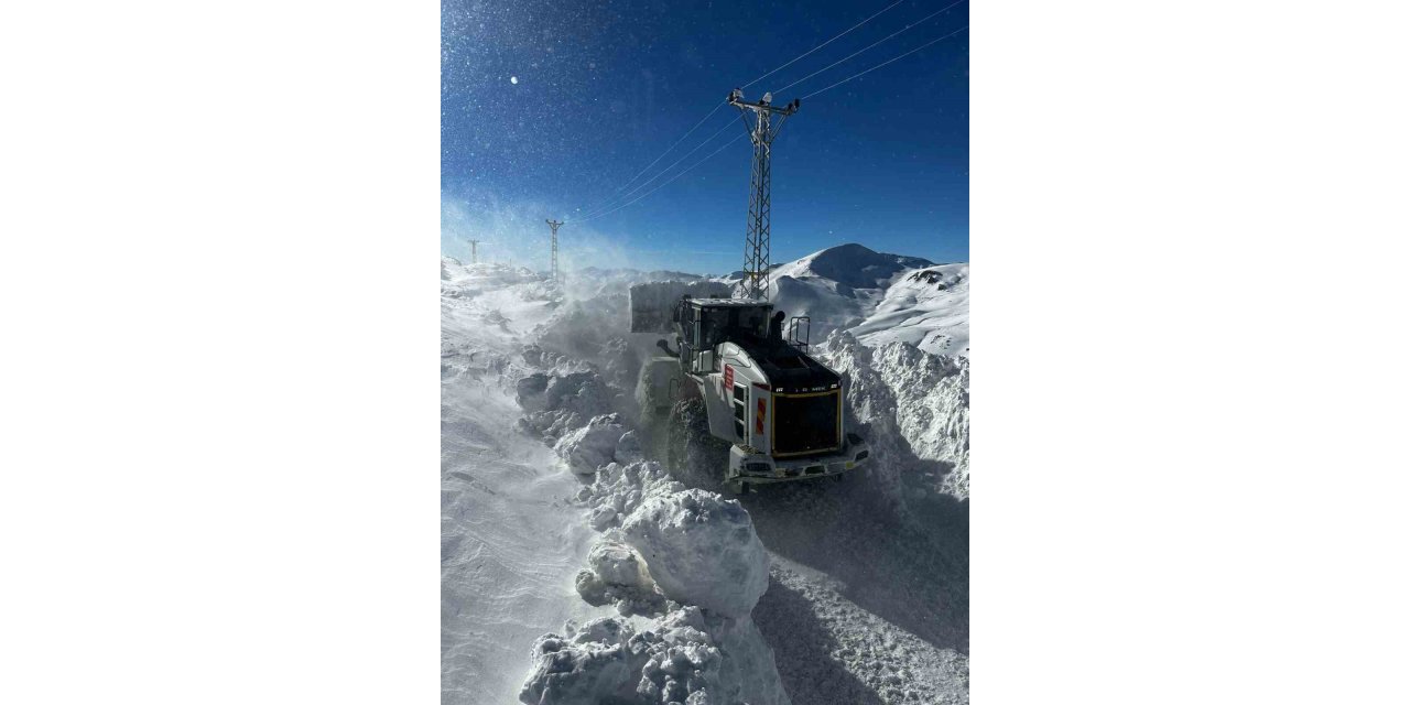 Hakkari’de 34 yerleşim yolu ulaşıma kapandı