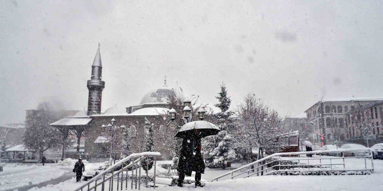 Erzurum’da okullara 1 günlük kar tatili