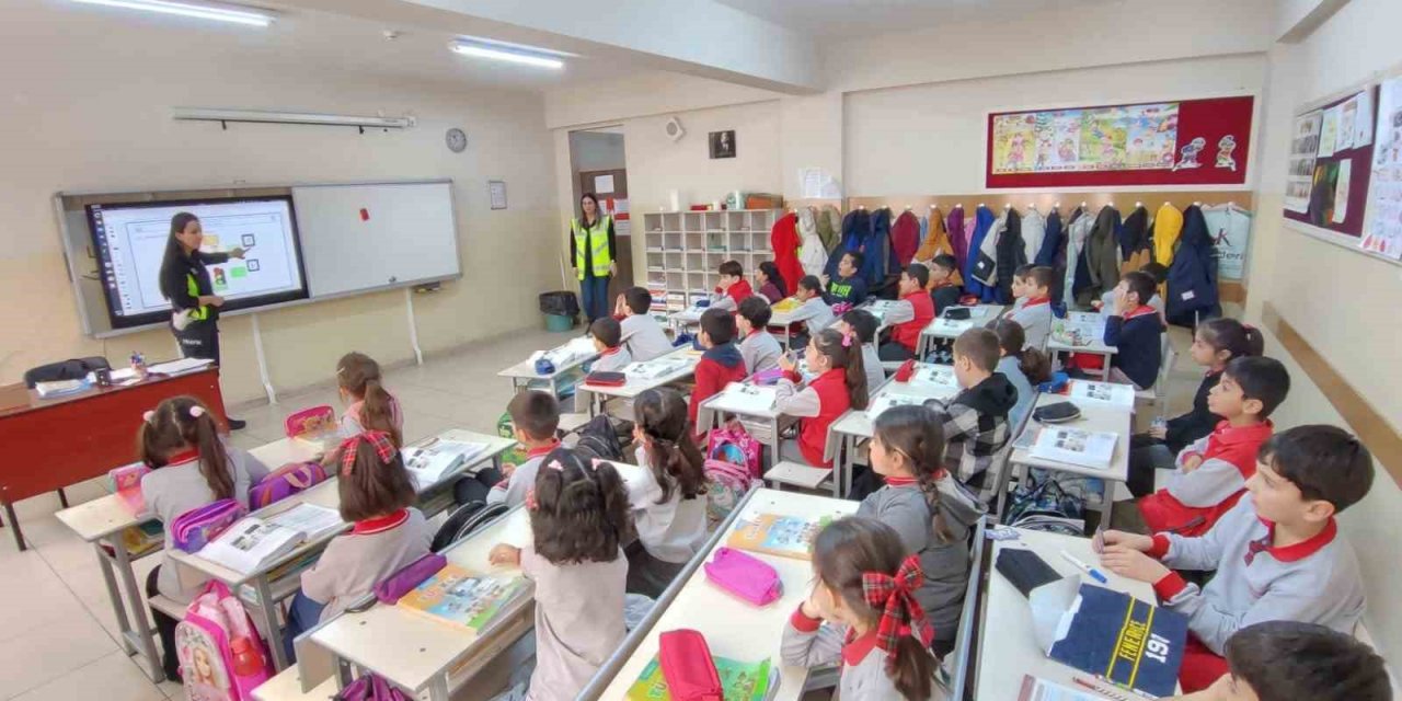 Elazığ’da öğrencilere trafik eğitimi verildi