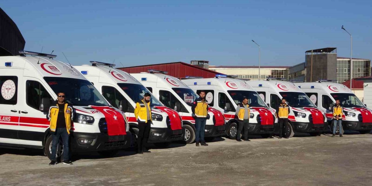 Van’ın sağlık filosuna 6 yeni ambulans eklendi