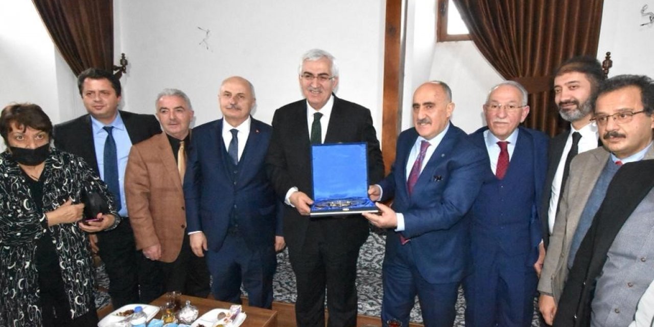 AK Parti Erzurum Milletvekili Öz, Kent Konseyi’ni ziyaret etti