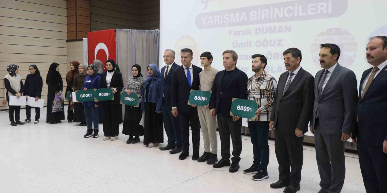 Umre ödüllü “Hadislerle Onu Anlamak” konulu gençlik bilgi yarışmasının ödül töreni gerçekleşti