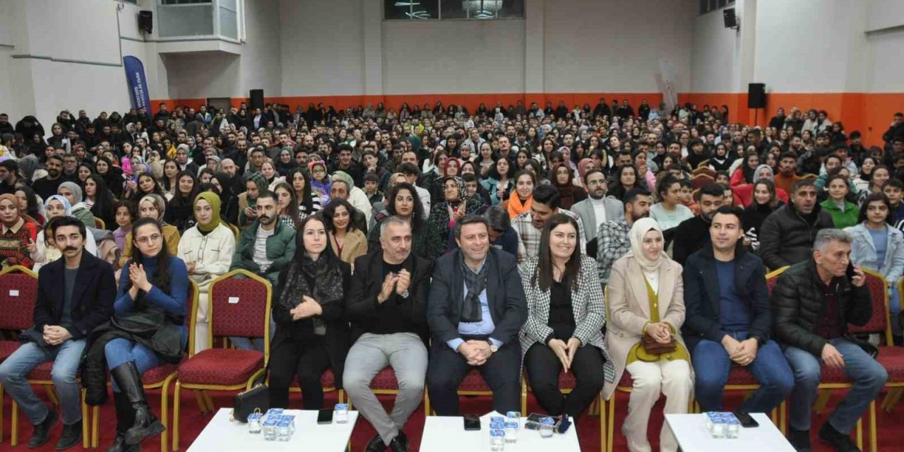 Bulanık’ta Türk Halk Müziği konseri düzenlendi