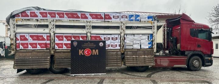 Elazığ’da 6,5 milyon bandrolsüz makaron ve 438 kilo tütün ele geçirildi