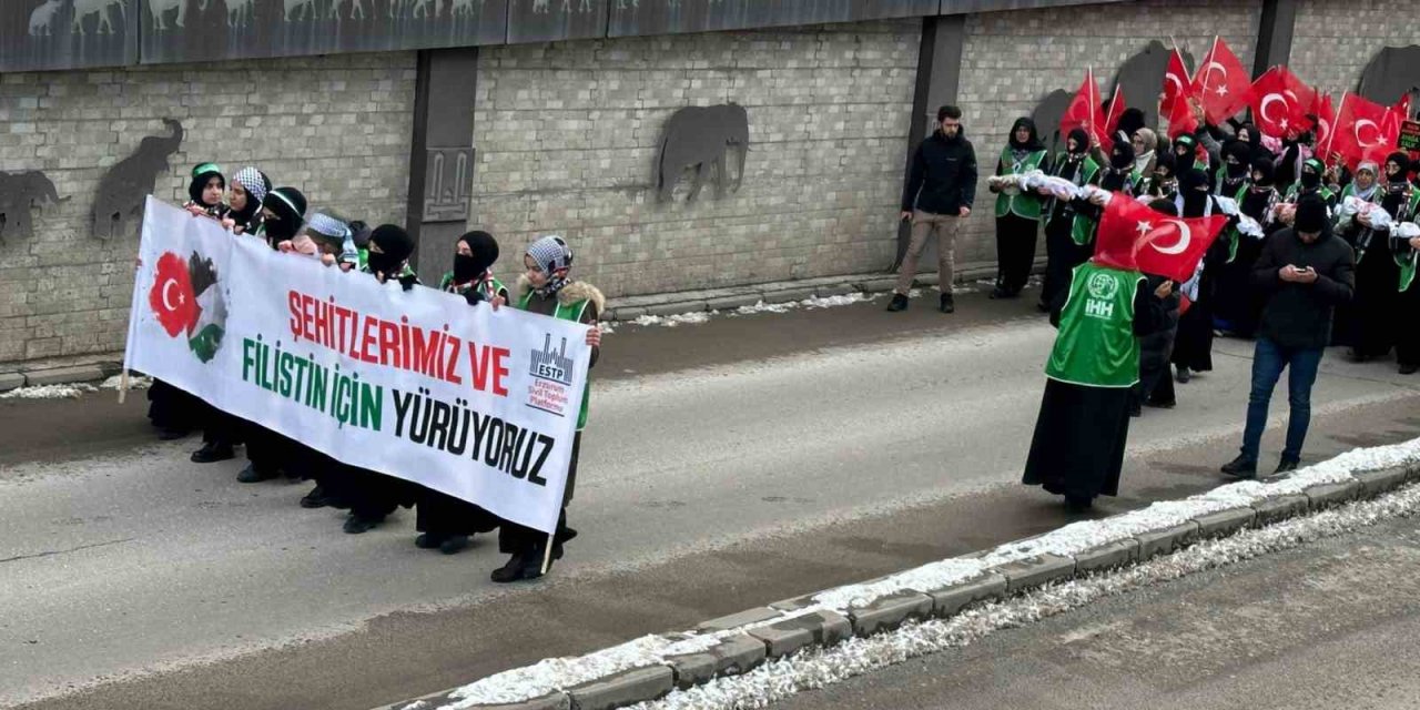 Şehitler ve Gazze için yürüdüler