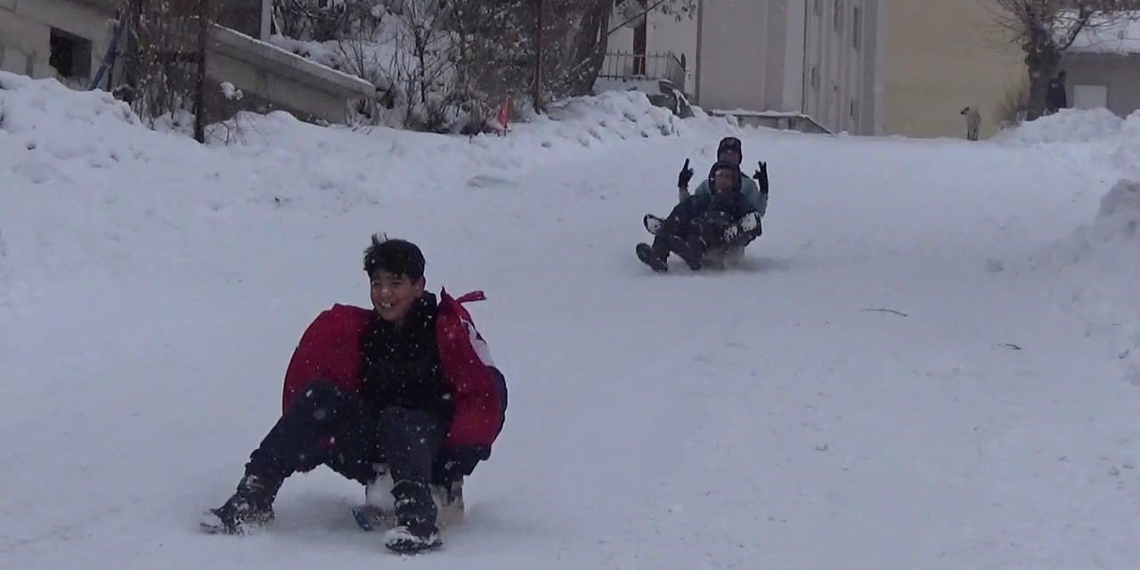 Tunceli’nin 5 ilçesinde okullara kar tatili