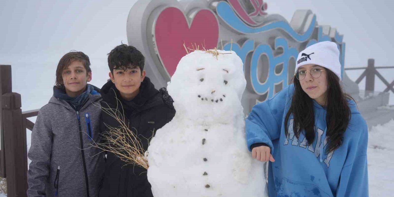 Kayak merkezinde sis görsel şölen oluşturdu