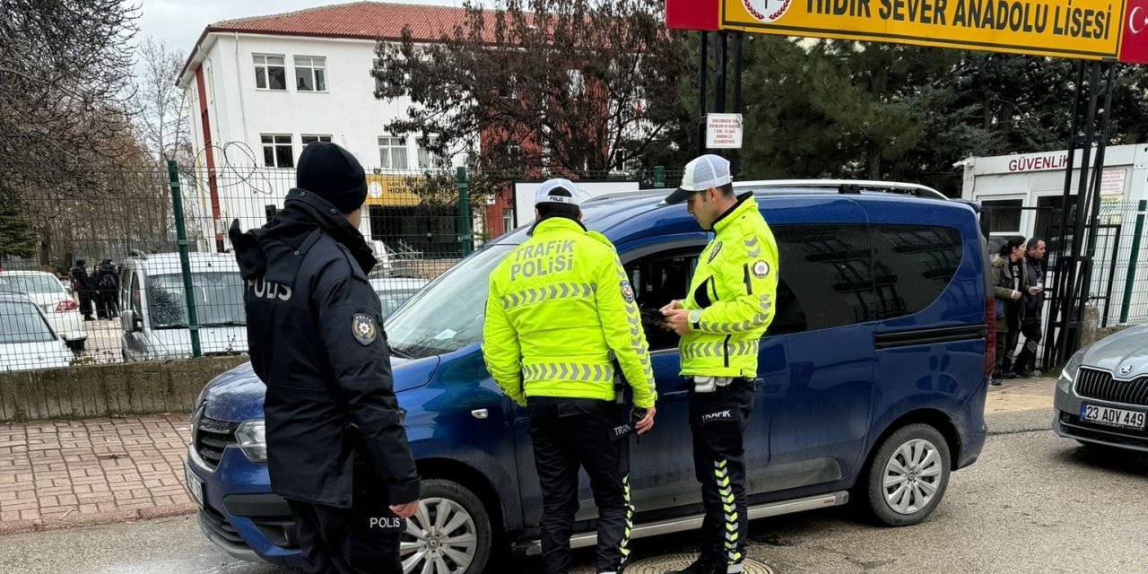 Elazığ’da okul önü denetimleri sürüyor