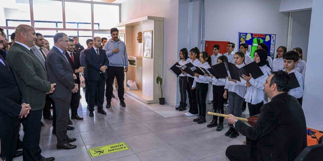 Van’da 312 bin öğrenci ve 19 bin öğretmen için yarıyıl tatili başladı