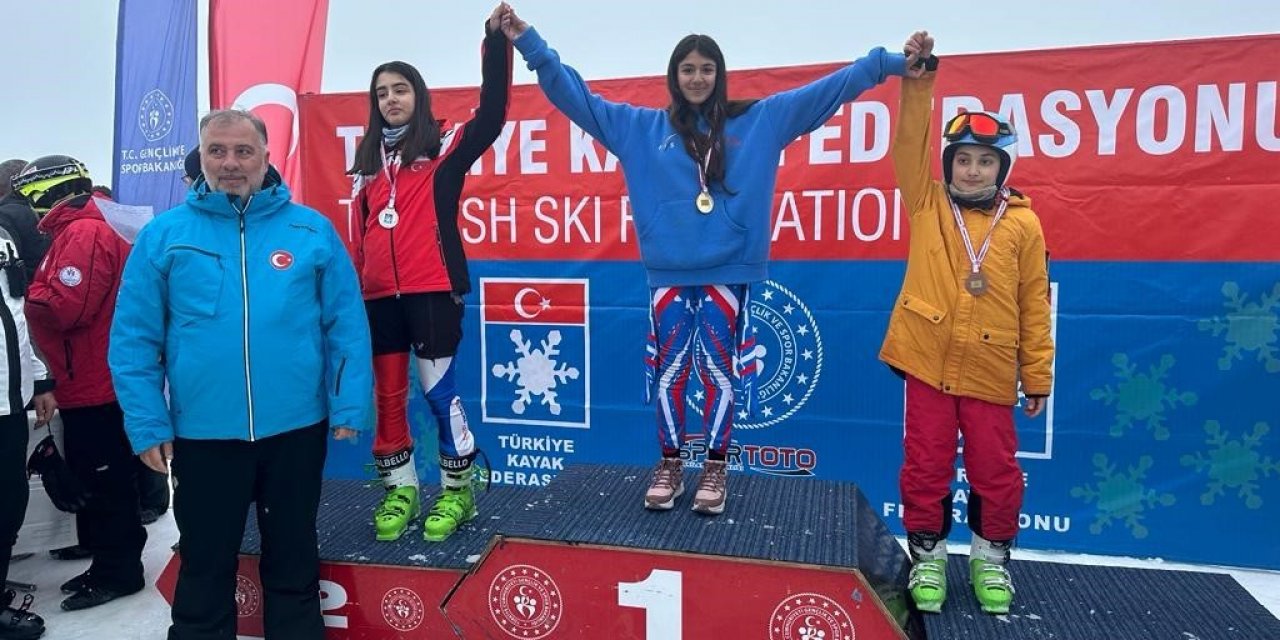 Vanlı kayakçılar 3 madalyayla döndü