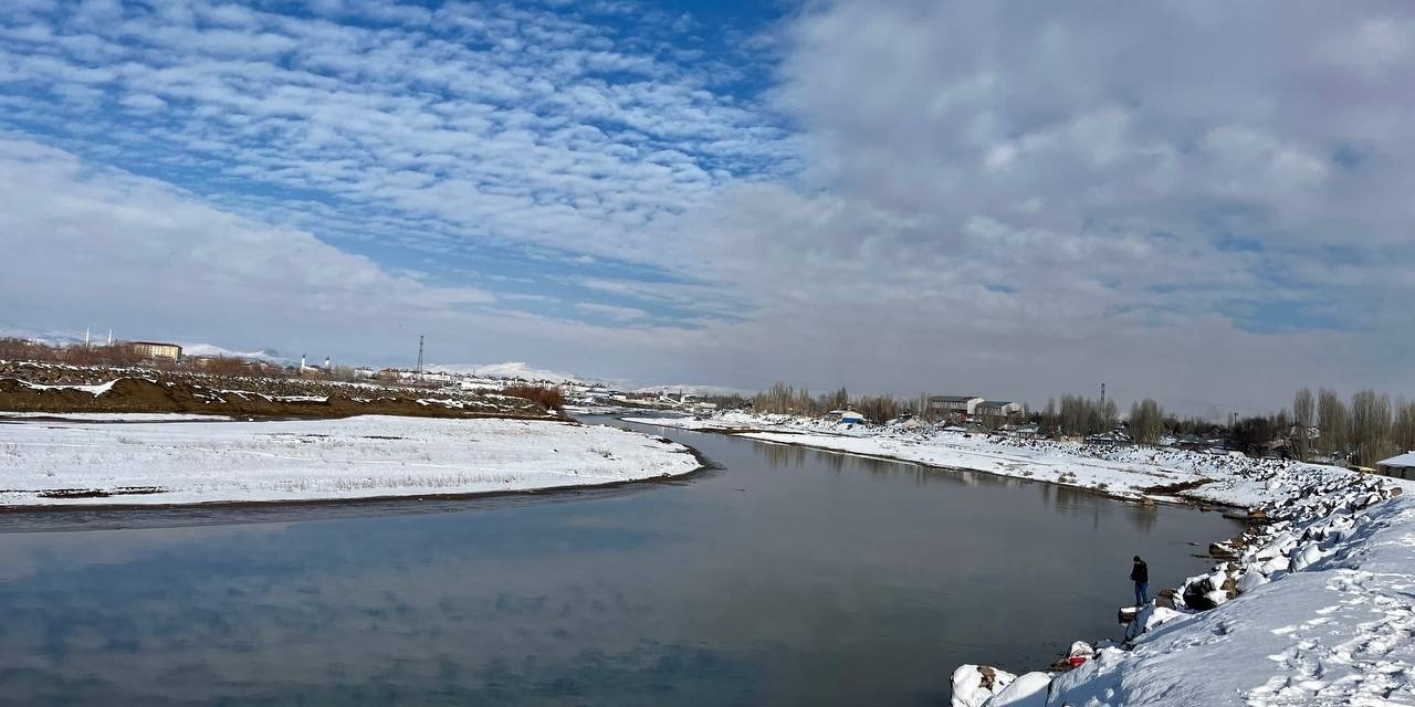 Ağrı’da kış manzarası göz kamaştırıyor